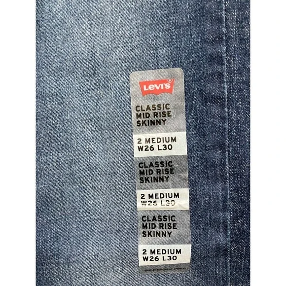 NEW Levi's Classic Mid Rise Skinny Medium Dark Wash Size 2 - Picture 3 of 5